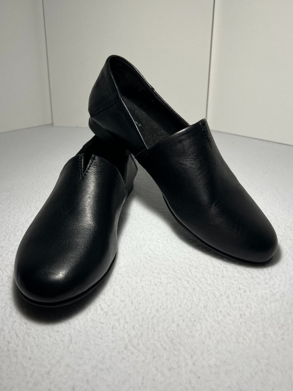 b.o.c. Women's 10M Black Suree Slip-on Loafers Collar Design Low Block Heel